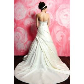 Élégante robe de mariée formelle élégante avec une taille naturelle