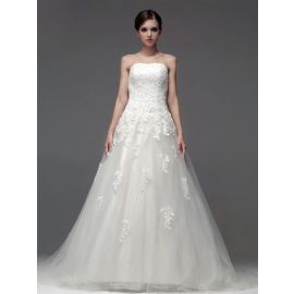 Glamorous A-ligne robes de mariée tulle blanc avec train
