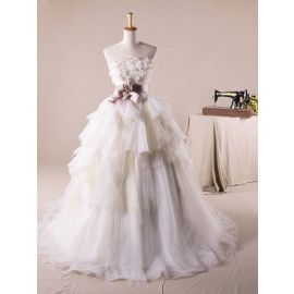 Superbes robes de mariée A-line brodées avec ceinture