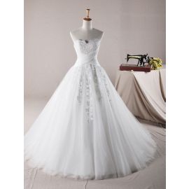 Robes de mariée élégantes A-ligne tulle dentelle avec décolleté en cœur