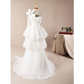 Robes de mariée modernes superposées à une épaule en tulle blanc