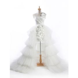 Robes de mariée glamour une épaule tulle court devant long dos