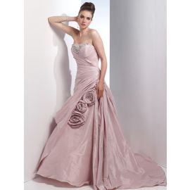 Robes de mariée trapèze froncées glamour en rose