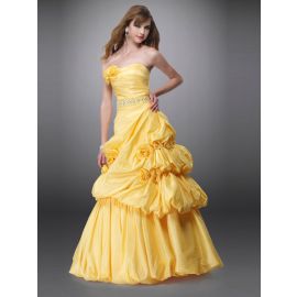 Robes de bal glamour jaunes longues avec drapé