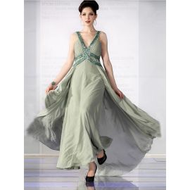 Robes de soirée exquises A-ligne en mousseline de soie verte longue avec bretelles