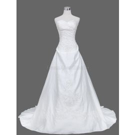 Robe de mariée formelle en dentelle perlée avec applique