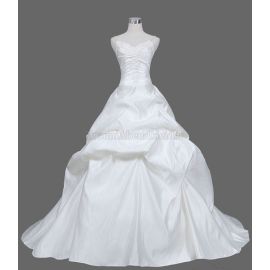 robe de mariée romantique sans manches train chapelle avec bretelles spaghetti
