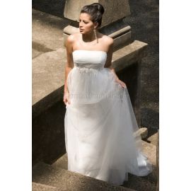 Robe de mariée transparente sans bretelles à train de balayage avec corsage plissé