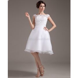 A-ligne organza taille régulière robe de mariée longueur genou