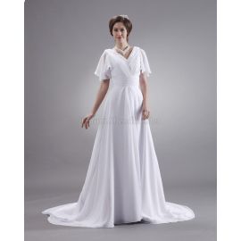 Robe de mariée fourreau manches courtes avec ceinture perlée